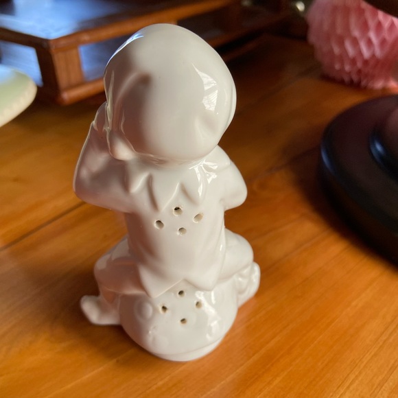 Coty Taiwan vintage perfume pomador with granules. Elf on Mushroom porcelain - Picture 2 of 3